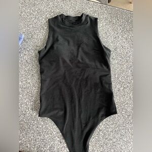 Vuori Halo Mock Neck Bodysuit Black size XS